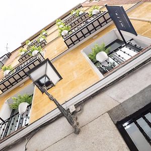 Oriente Suites